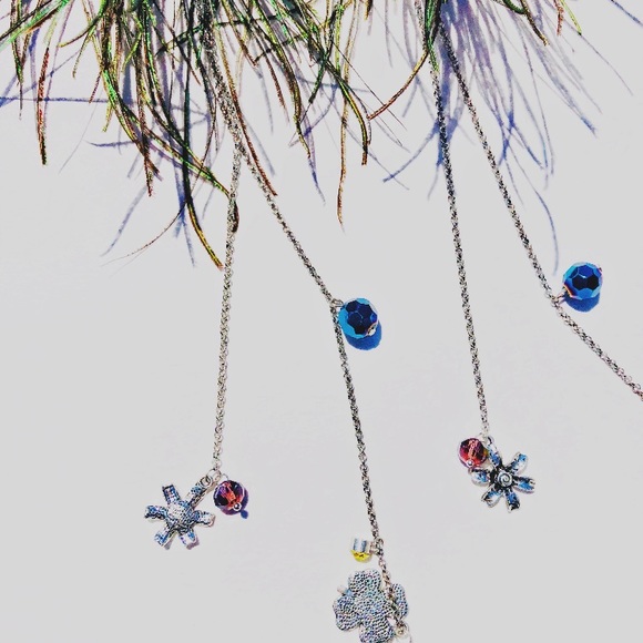 2 for $22🔥Noi Peacock Feathers earrings - Picture 4 of 5